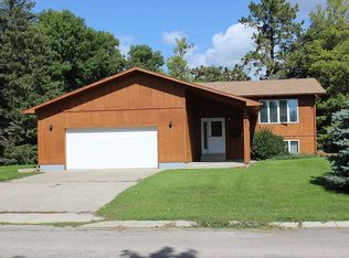 40 5th St E, Halstad, MN 56548