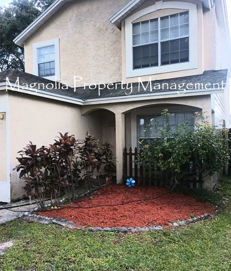 Sutton Ridge, near UCF or Valencia — Photo 2