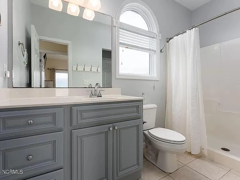 410 W Wilmington Ave — Photo 21