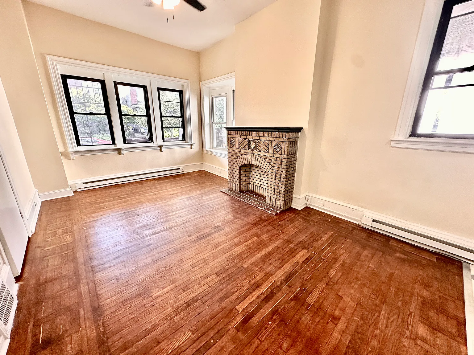 1 bed, 600 sqft, $1,100 — Photo 2