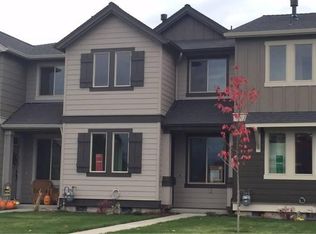 3245 SW 28th St, Redmond, OR 97756