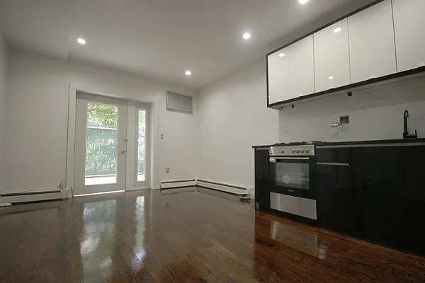 Rented by Nooklyn NYC LLC | media 38