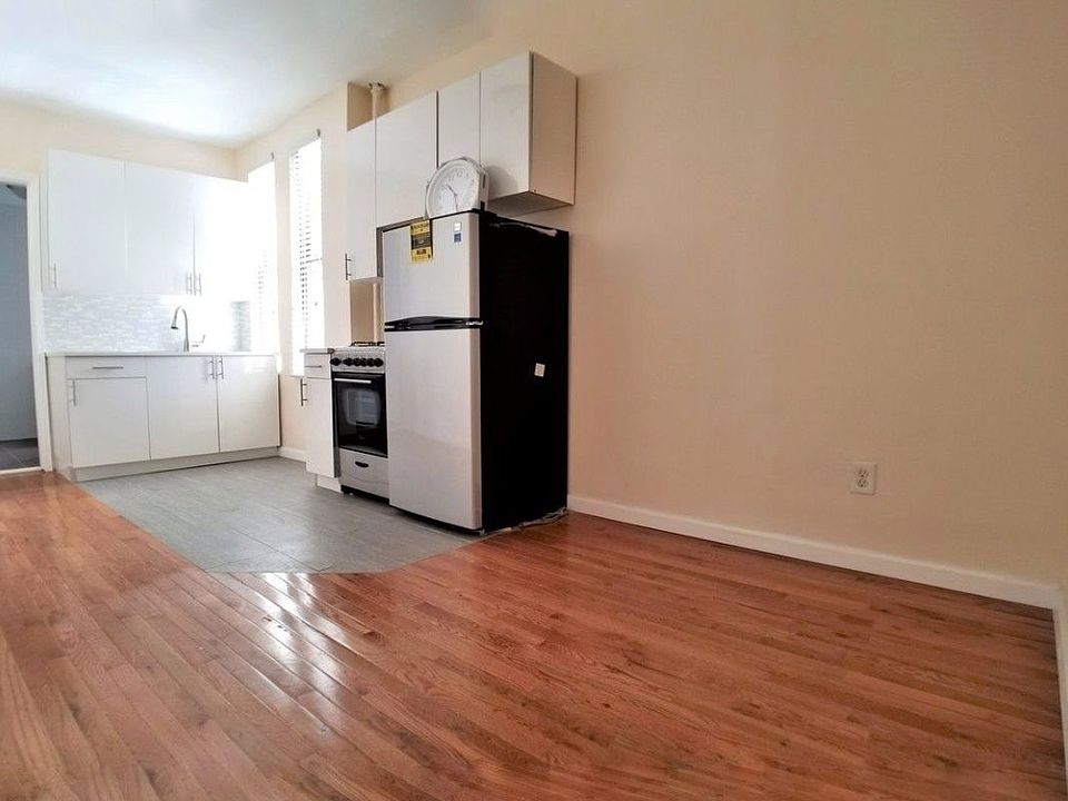 2nd image of 837 Bedford Ave #2E