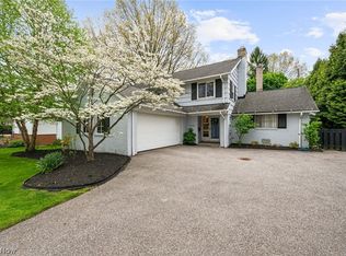 23706 Wimbledon Rd, Shaker Heights, OH 44122