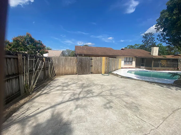 Extra Large second private patio, use for grill area, entertainment area, children's play area