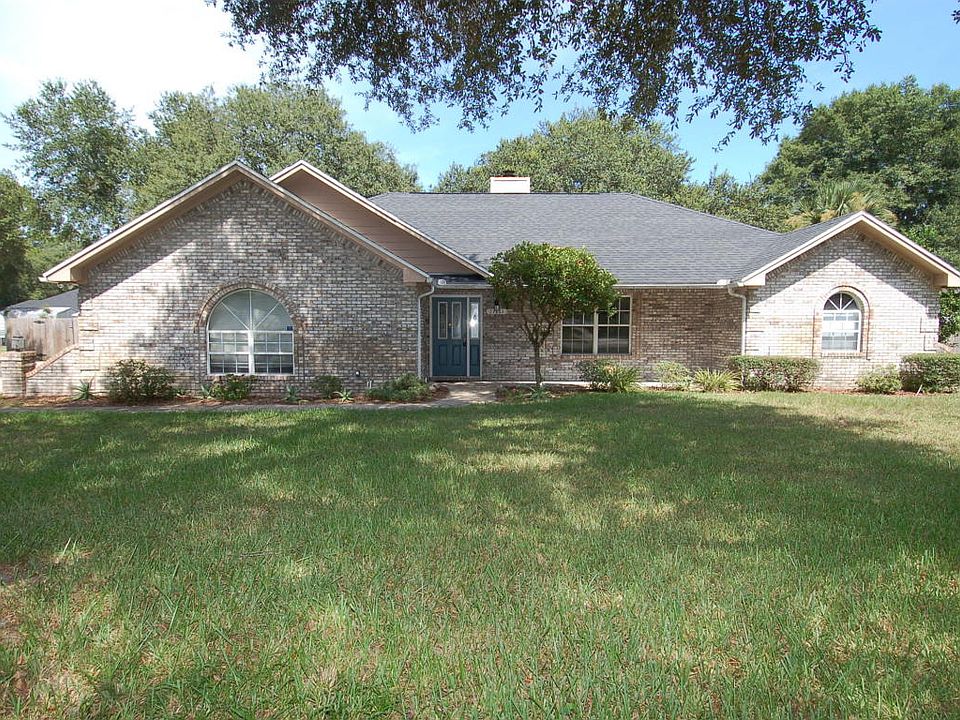 1st image of 11861 Leafdale Cir W