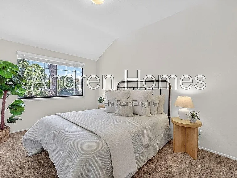 79 S Branciforte Ave — Photo 31