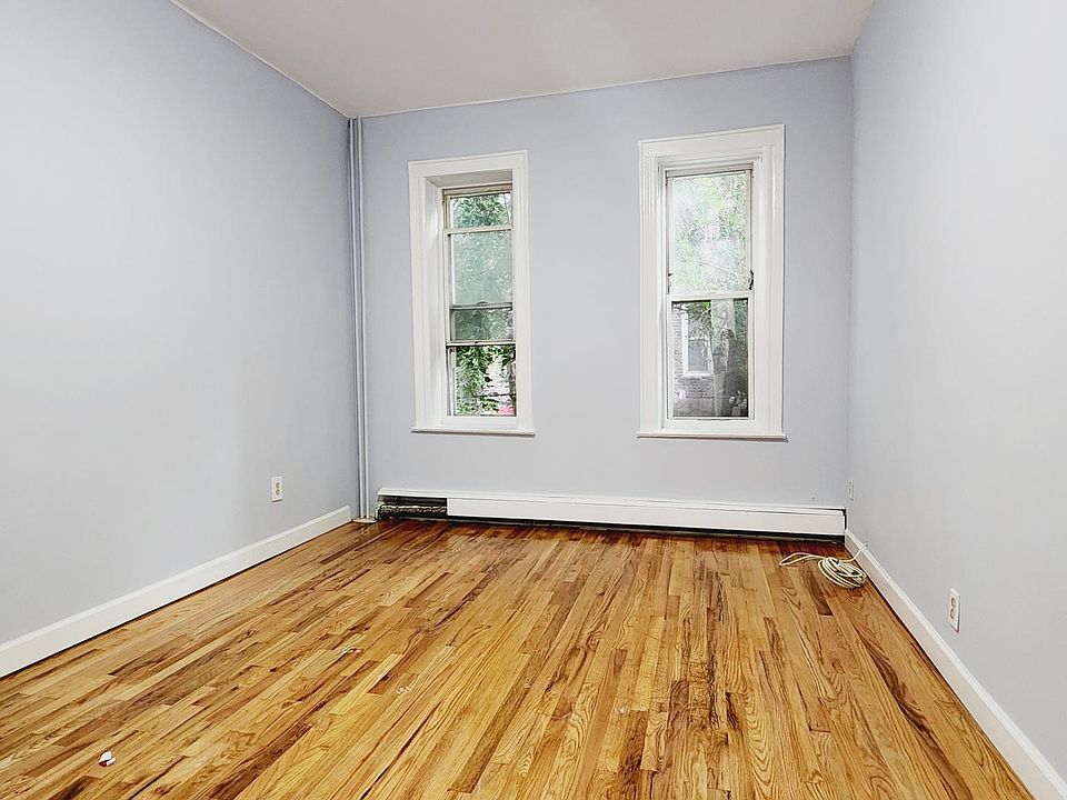 2nd image of 237 Lexington Ave APT 1R