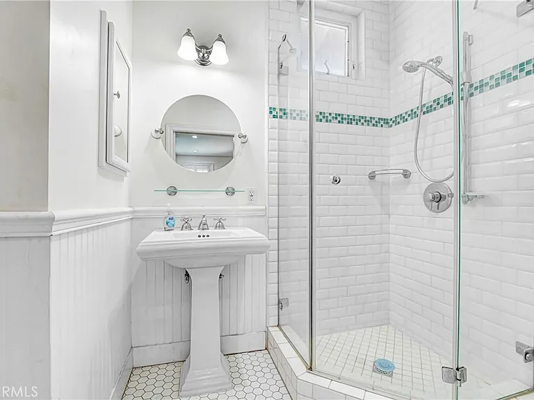 22450 Collins St — Photo 58
