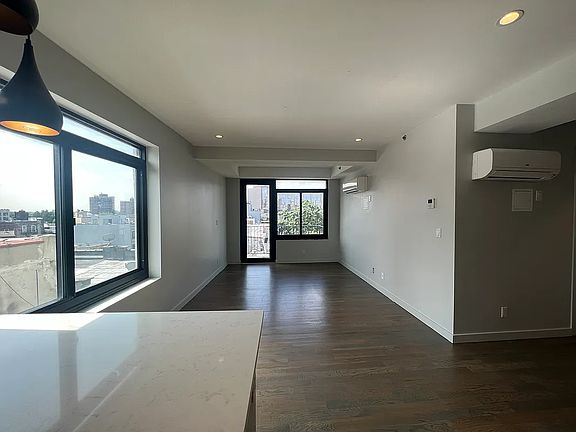 4th image of 586 Bushwick Ave #4