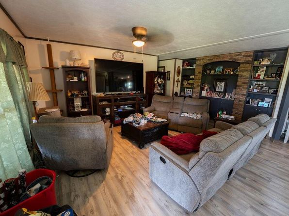 6016 W Lake Creek Rd, Riesel, TX 76682