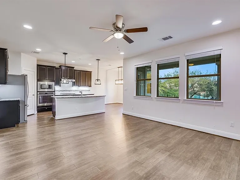 5321 Del Dios Way — Photo 10