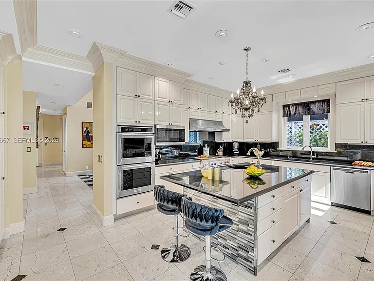 625 Poinciana Dr — Photo 12