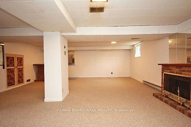 209 Knox Cres — Photo 16