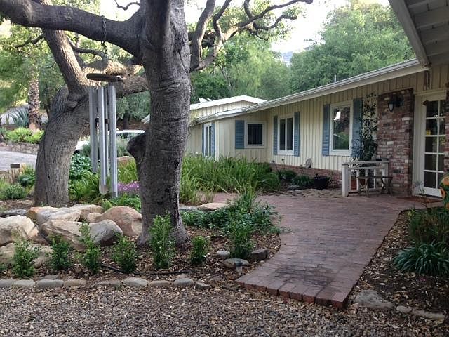 2nd image of 1434 N Foothill Rd