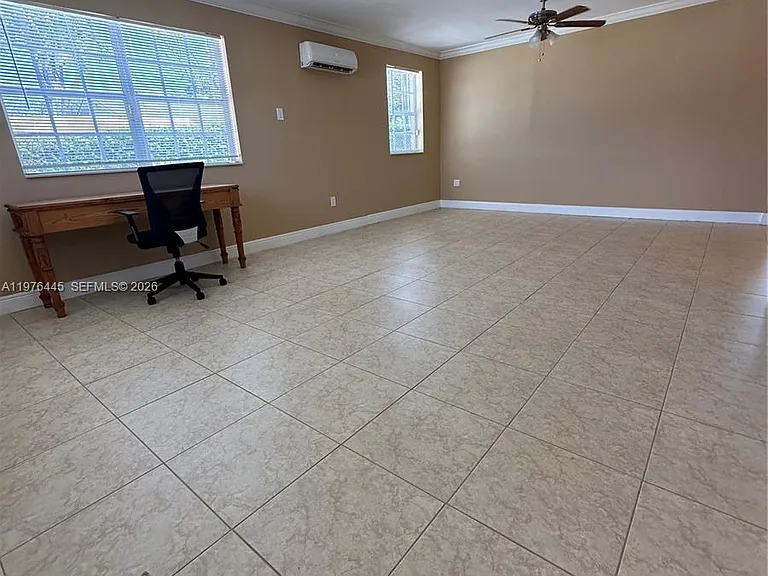 3101 SW 67th Ave — Photo 3