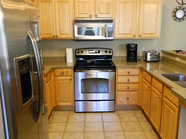 192 Robin Dr — Photo 6
