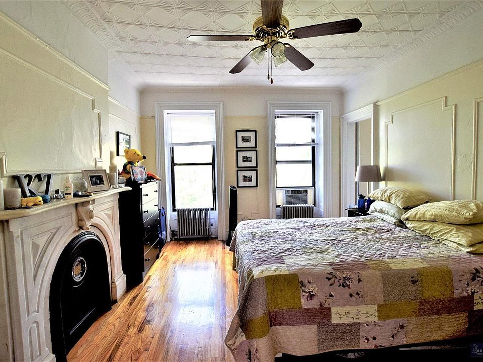 2nd image of 517 Clinton St #3