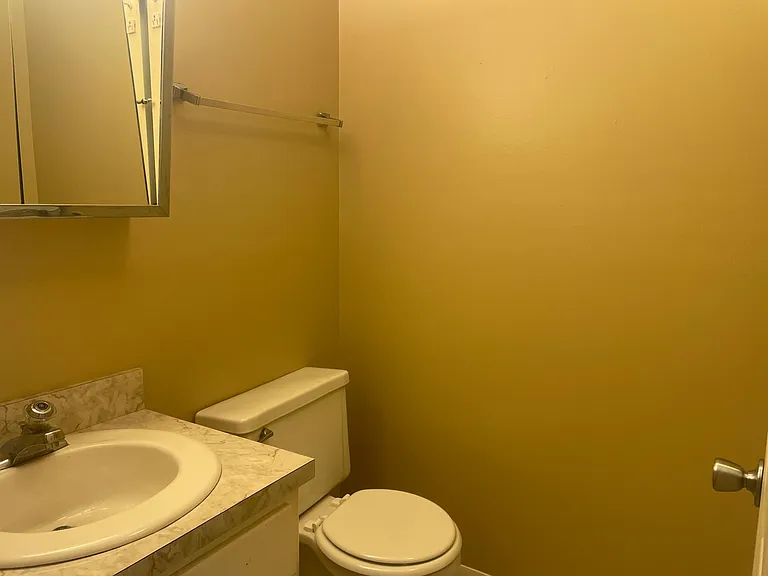 1115 Elizabeth Ct #5 — Photo 9
