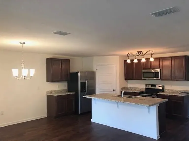10373 Shetland Dr — Photo 2