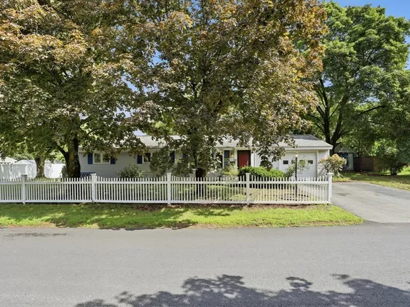 15 Elm Ct, Maynard, MA 01754