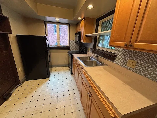 2 bed, $1,300 — Photo 4