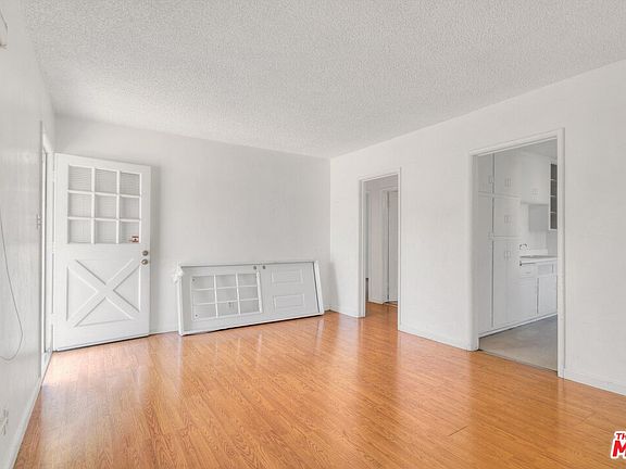 4th image of 14533 Dartmoor Ave