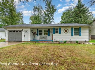 424 Lakewood Dr, East Tawas, MI 48730