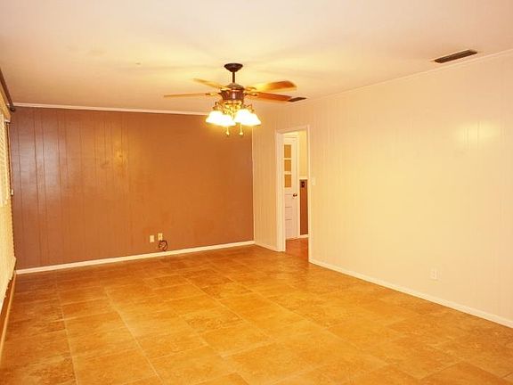 2nd image of 1528 E Hankerson St