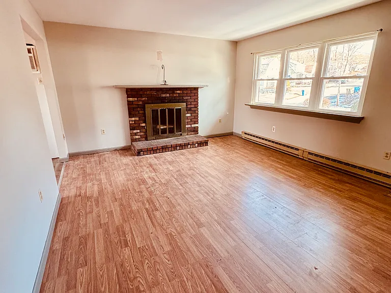 24 Cedar Ave #2 — Photo 1