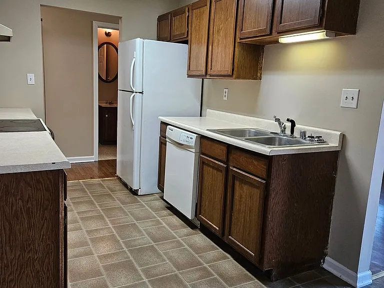 1322 Dale Dr — Photo 1