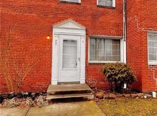 521 Kenwood Dr #J5, Euclid, OH