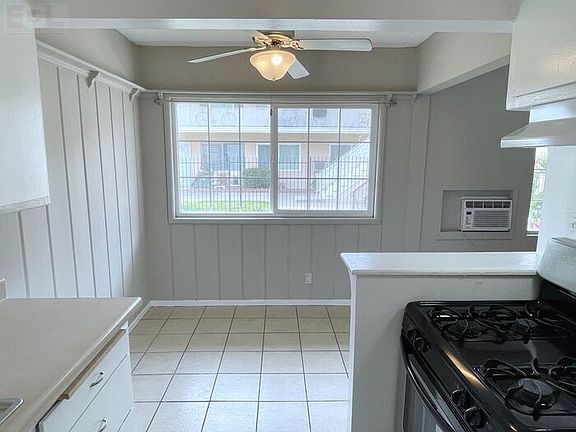 5th image of 11535 Sylvan St