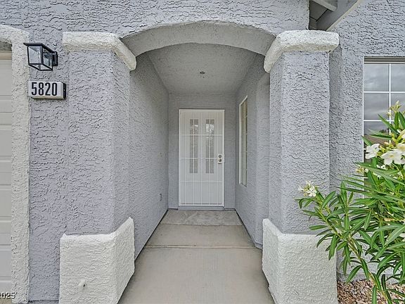 2nd image of 5820 Royal Castle Ln