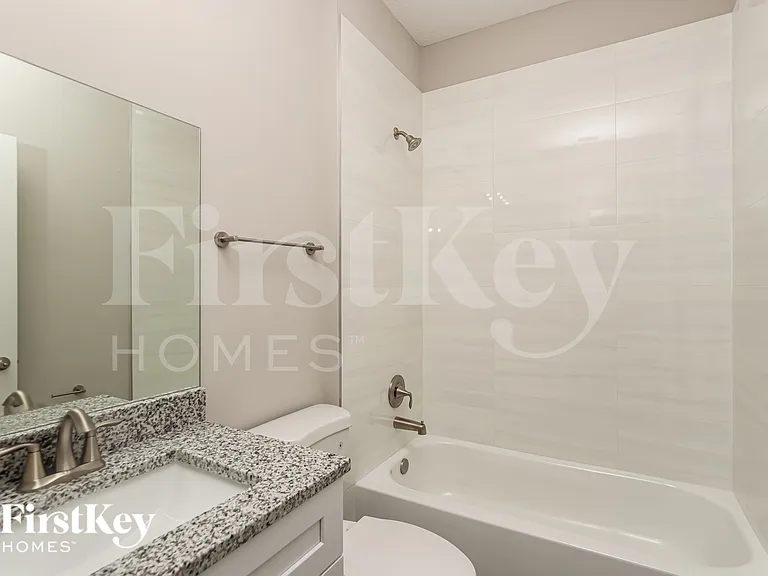 717 Lavender St SE — Photo 9