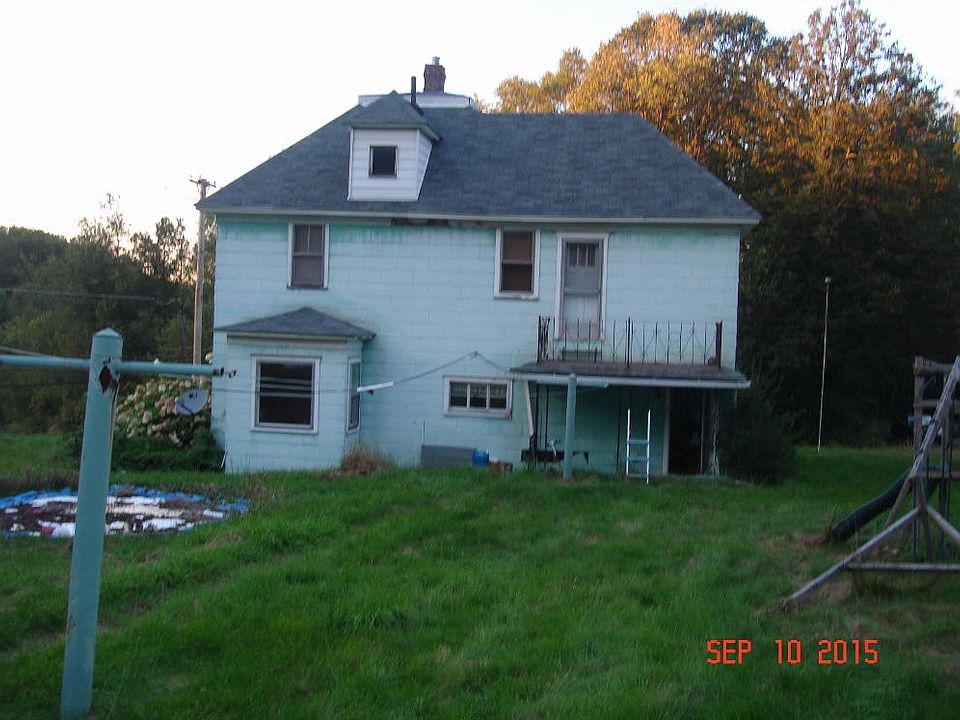 2nd image of 907 W Long Ave