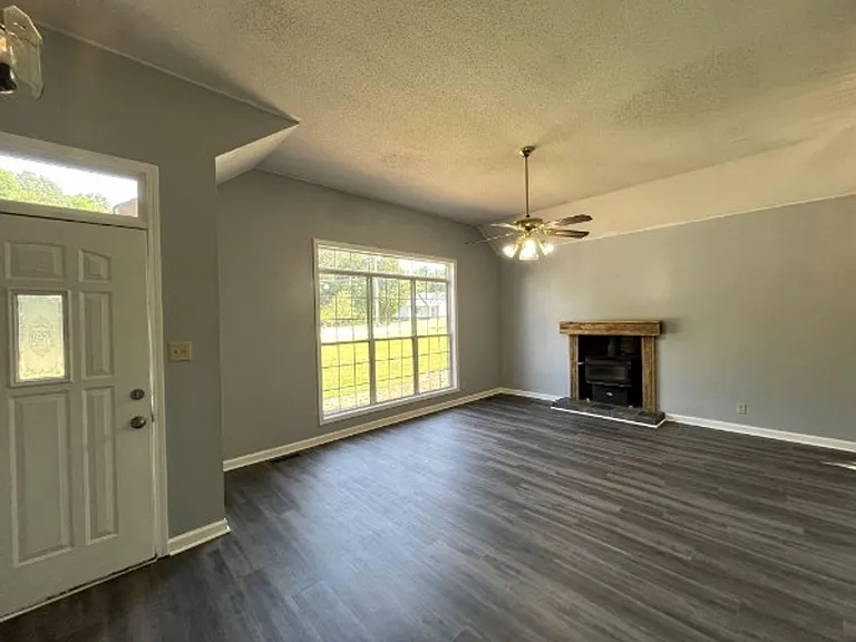 1130 Hunting Creek Ct — Photo 5