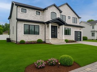 52 Cortland Avenue, Hicksville, NY 11801