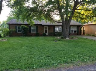 405 N Emmett St, Virden, IL 62690