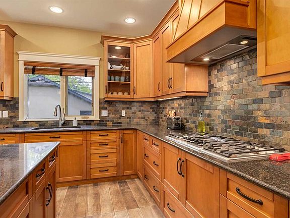 4th image of 1408 W 20a St NW