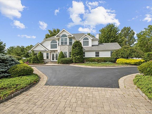 4th image of 6 Arborvitae Lane