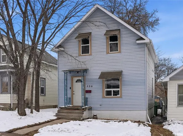 236 I AVENUE N, Saskatoon, SK S7L 0G4