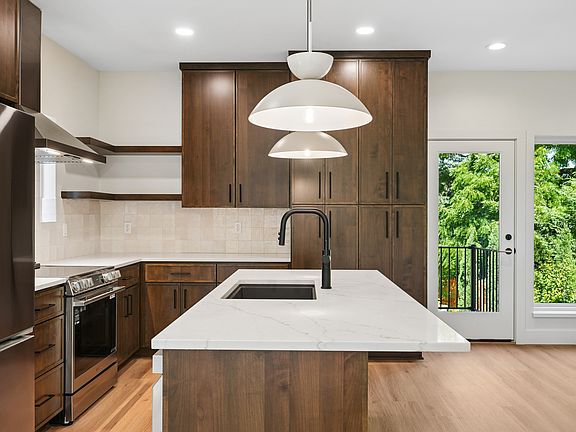 5th image of 1883 Starlight Dr NW