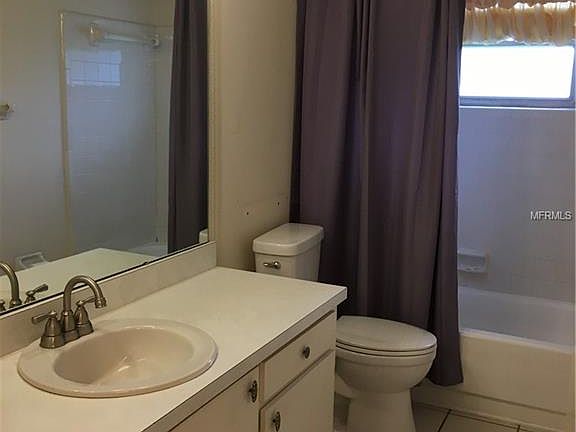 5th image of 402 Valencia Ct