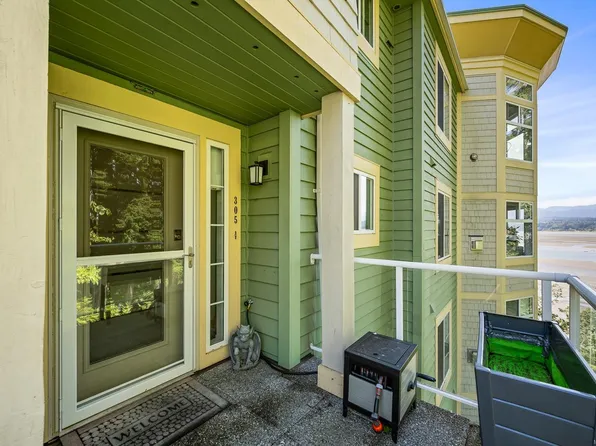2275 Comox Ave #305, Comox, BC V9M 1X6