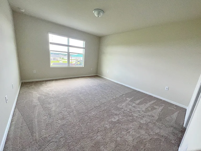 1539 Aspen Ave — Photo 5