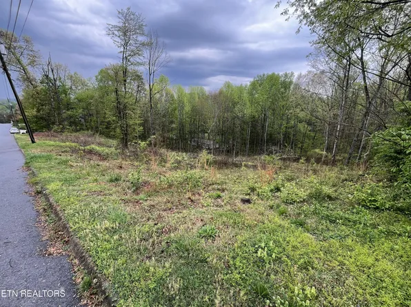 8221 Cricket Rd, Powell, TN 37849