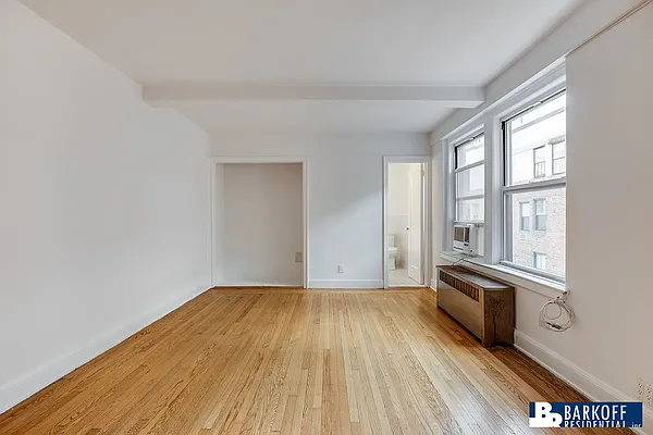 Rented by Barkoff Residential  | media 19