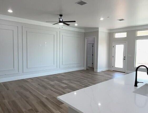 3rd image of 3649 Patterson Pl