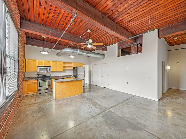 Stadium Loft Apartments — Photo 3